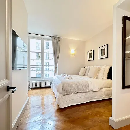 Luxembourg Garden Premium Family Flat