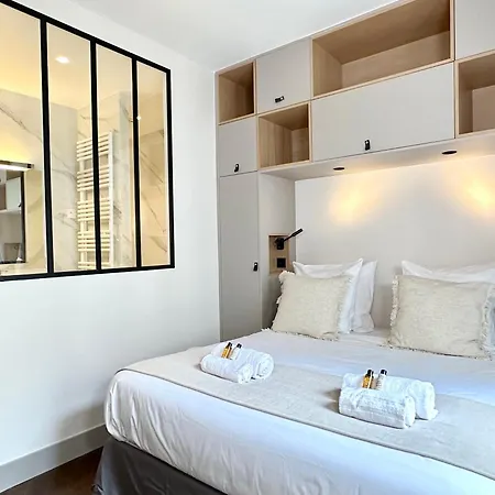 Luxembourg Garden Premium Family Flat *