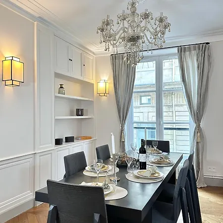 Luxembourg Garden Premium Family Flat דירה *