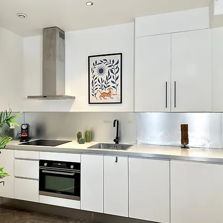 Luxembourg Garden Premium Family Flat פריז