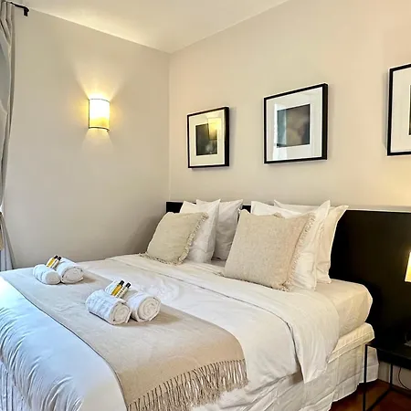 Luxembourg Garden Premium Family Flat Apartment