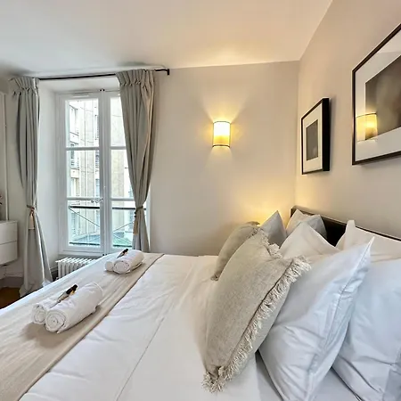 Luxembourg Garden Premium Family Flat Apartment *
