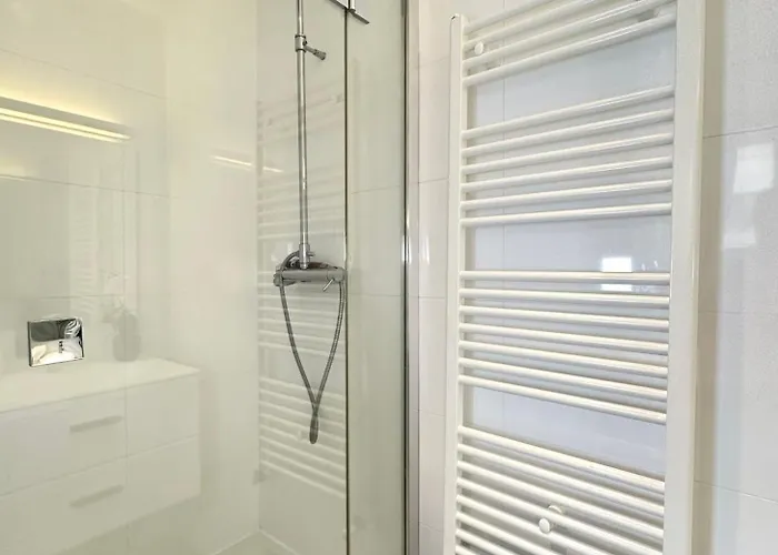 Luxembourg Gardens - Prestige Family With Lift For 8, 4br Apartamento París